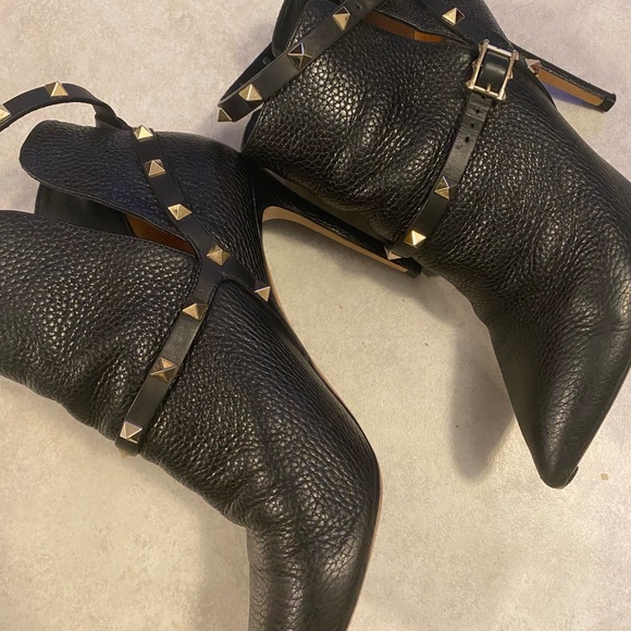 Valentino Black/Gold Bootie Size 41 EUC - Picture 3 of 6